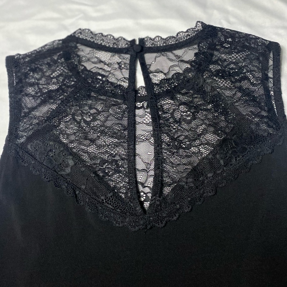Torrid size 2 black lace yoke neck tank top